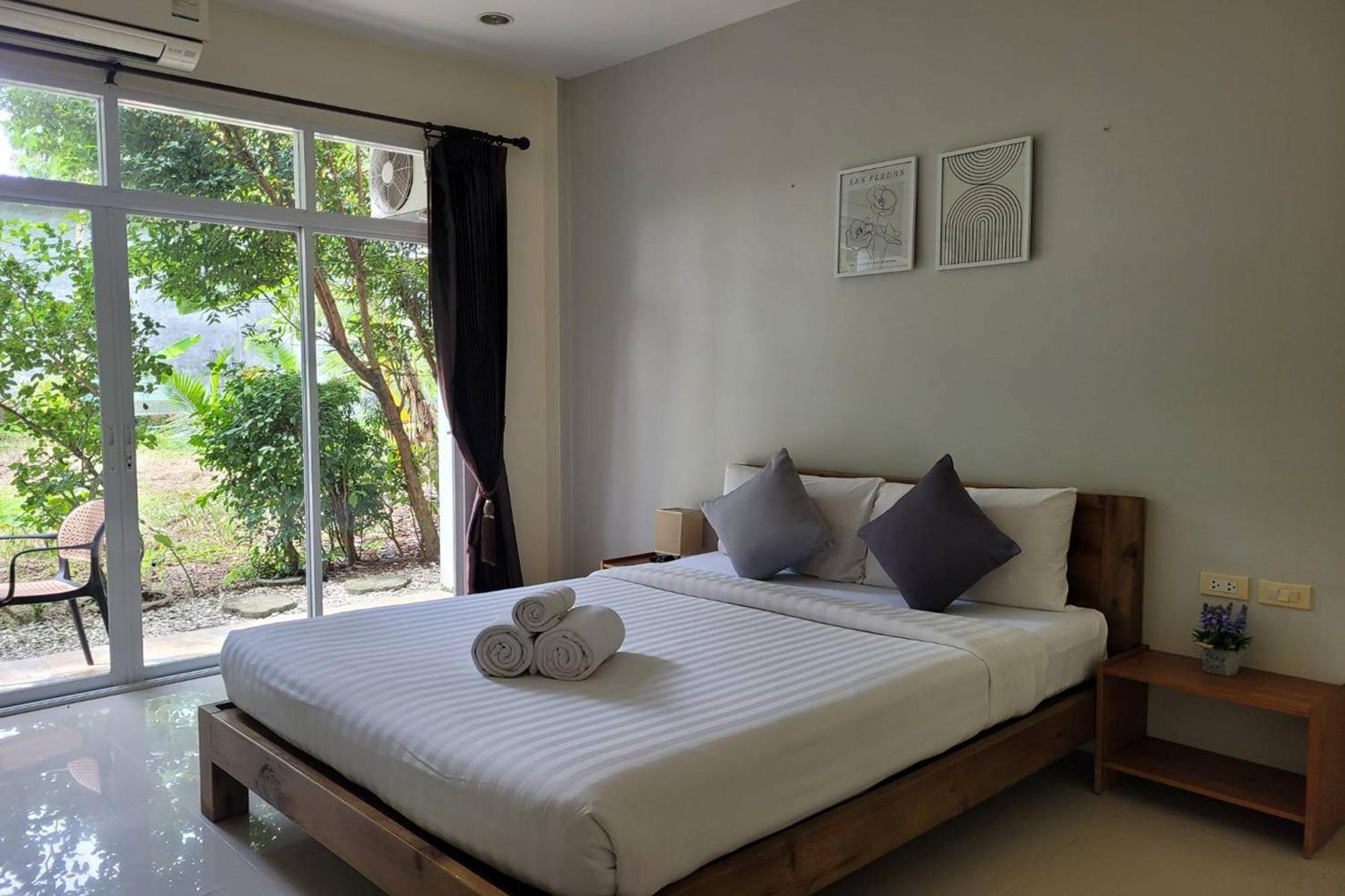 Snooze Inn Phuket - Free Shuttle To Bang Rong Pier Pa Khlok Exteriör bild