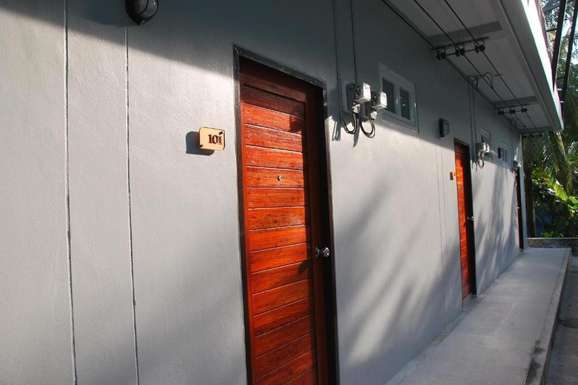 Snooze Inn Phuket - Free Shuttle To Bang Rong Pier Pa Khlok Exteriör bild